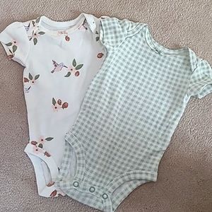 Carter's 2- pack Onesie Set